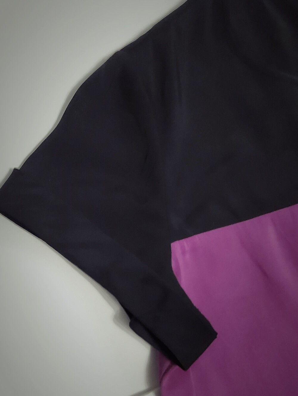Bianca Nygard size 12 Black and Magenta Colorblock Short Sleeve Blouse - Picture 8 of 10